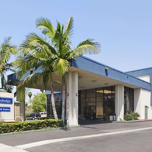 Travelodge Inn & Suites By Wyndham Anaheim On Disneyland Dr